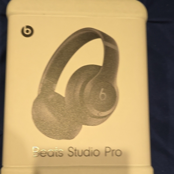 Studio Pro Wireless Headphones - Black